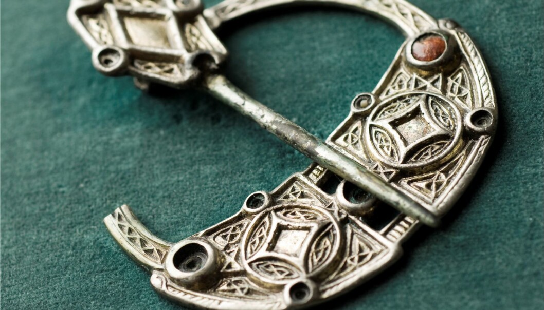 Circular brooch from a woman’s grave in Nes, Bjung municipality. (Photo: Per Fredriksen, NTNU University Museum) Circular brooch from a woman’s grave in Nes, Bjung municipality. (Photo: Per Fredriksen, NTNU University Museum)