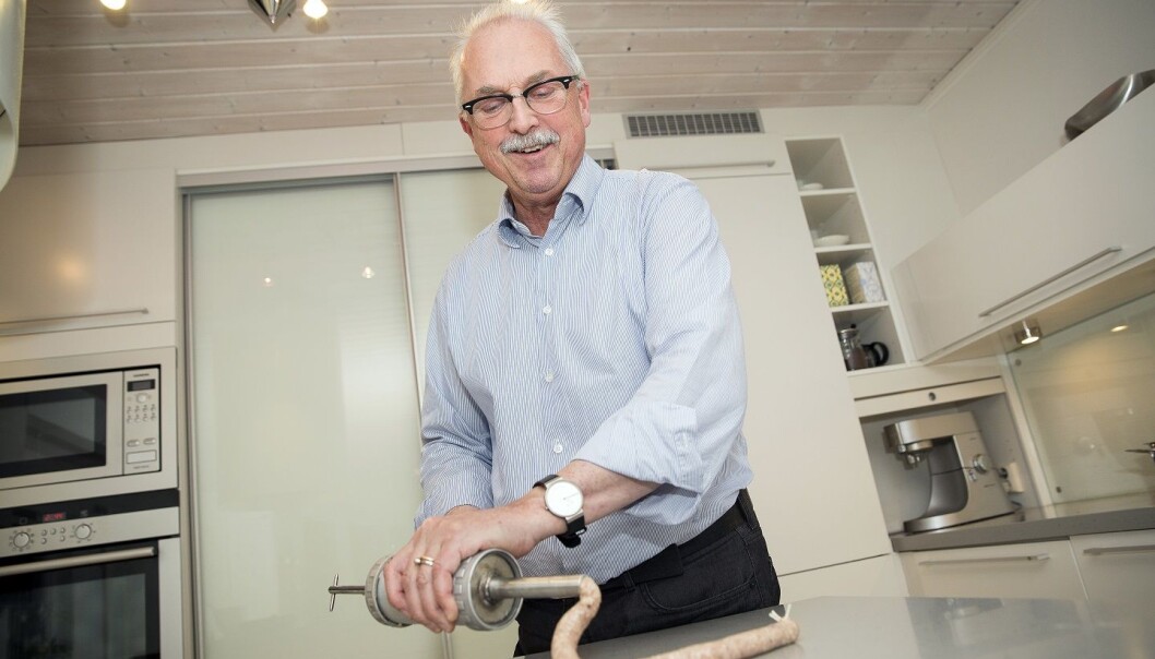 Professor Trygve Magne Eikevik has been making his own traditional Christmas sausages for 30 years. It requires both art and science. (Photo:Ole Morten Melgård, NTNU) Professor Trygve Magne Eikevik has been making his own traditional Christmas sausages for 30 years. It requires both art and science. (Photo:Ole Morten Melgård, NTNU)