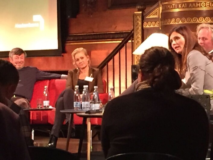 Tre forskere fra Københavns Universitet vil gjerne forskere ut i danske medier: Heine Andersen (til venstre), Marlene Wind (i midten) og Klemens Kappel (bakerst til høyre). (Foto: (Foto fra konferanse hos UBVA: Thomas Hoffmann)) Tre forskere fra Københavns Universitet vil gjerne forskere ut i danske medier: Heine Andersen (til venstre), Marlene Wind (i midten) og Klemens Kappel (bakerst til høyre). (Foto: (Foto fra konferanse hos UBVA: Thomas Hoffmann))