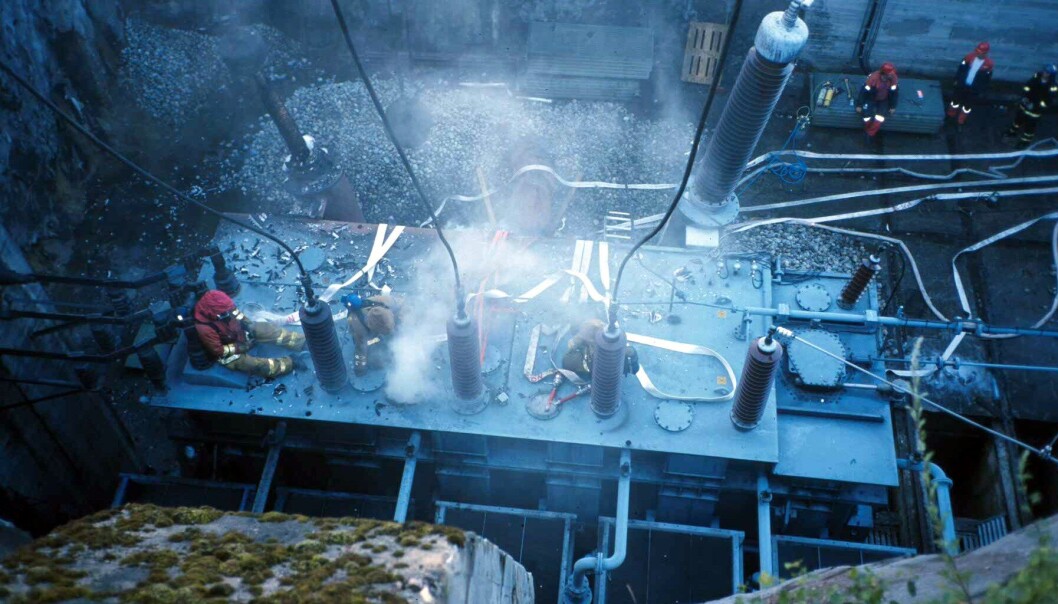 A Norwegian transformer station in Skien suffered an explosion in June 2000, causing a fire and a serious oil release. (Photo: Mads Aas, Statnett) A Norwegian transformer station in Skien suffered an explosion in June 2000, causing a fire and a serious oil release. (Photo: Mads Aas, Statnett)