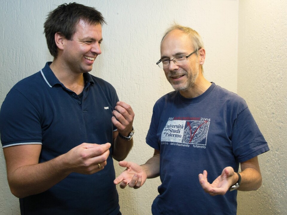 Quantum chemical models are used to form a picture of the forces and tensions at play between the atoms and electrons of a molecule,” says Simen Reine (left) and Trygve Helgaker, who for the last thirty years has taken the international lead on the design of a computer system for calculating quantum chemical reactions in molecules. (Photo: Yngve Vogt)