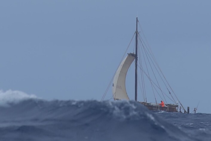 Instrumentene får juling av Stillehavets bølger. (Foto: Håkon Wium Lie, Kon-Tiki 2) Instrumentene får juling av Stillehavets bølger. (Foto: Håkon Wium Lie, Kon-Tiki 2)