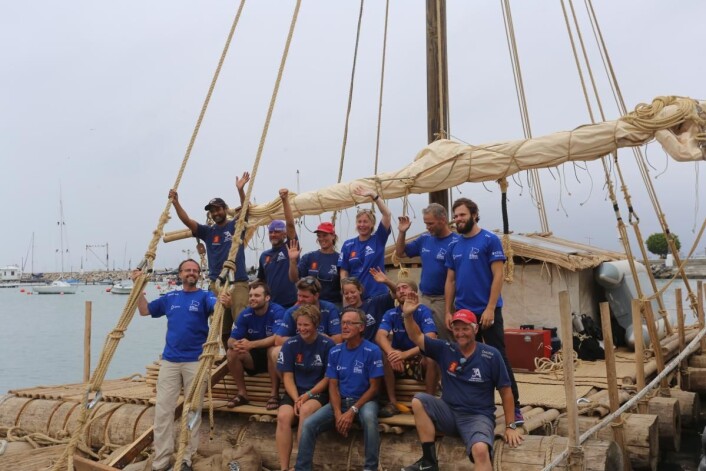 Kon-Tiki 2-mannskapet må stadig treffe raske beslutninger om navigasjon - som kan være avgjørende for hastighet og kurs. (Foto: Håkon Wium Lie, Kon-Tiki 2) Kon-Tiki 2-mannskapet må stadig treffe raske beslutninger om navigasjon - som kan være avgjørende for hastighet og kurs. (Foto: Håkon Wium Lie, Kon-Tiki 2)