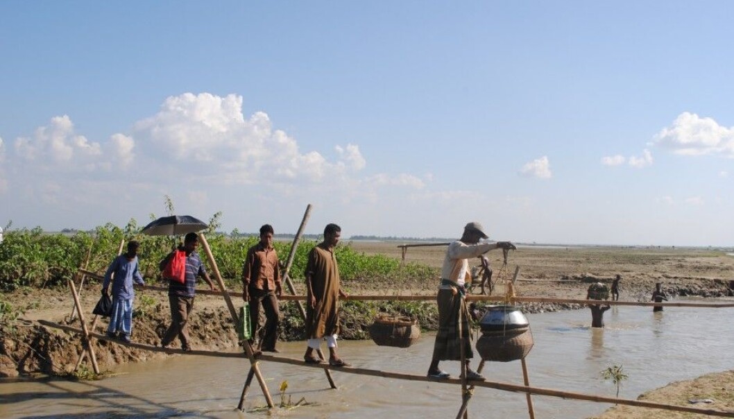 The existing infrastructure in the village is very basic. Flooding is a particular problem. (Photo: Pablo Amos Halder)
The existing infrastructure in the village is very basic. Flooding is a particular problem. (Photo: Pablo Amos Halder)