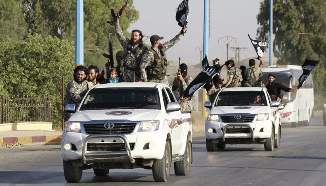Fremmedkrigere som kjemper for IS er som oftest rekruttert av venner og nesten aldri av utenforstående, viser ny rapport. (Foto: Reuters)