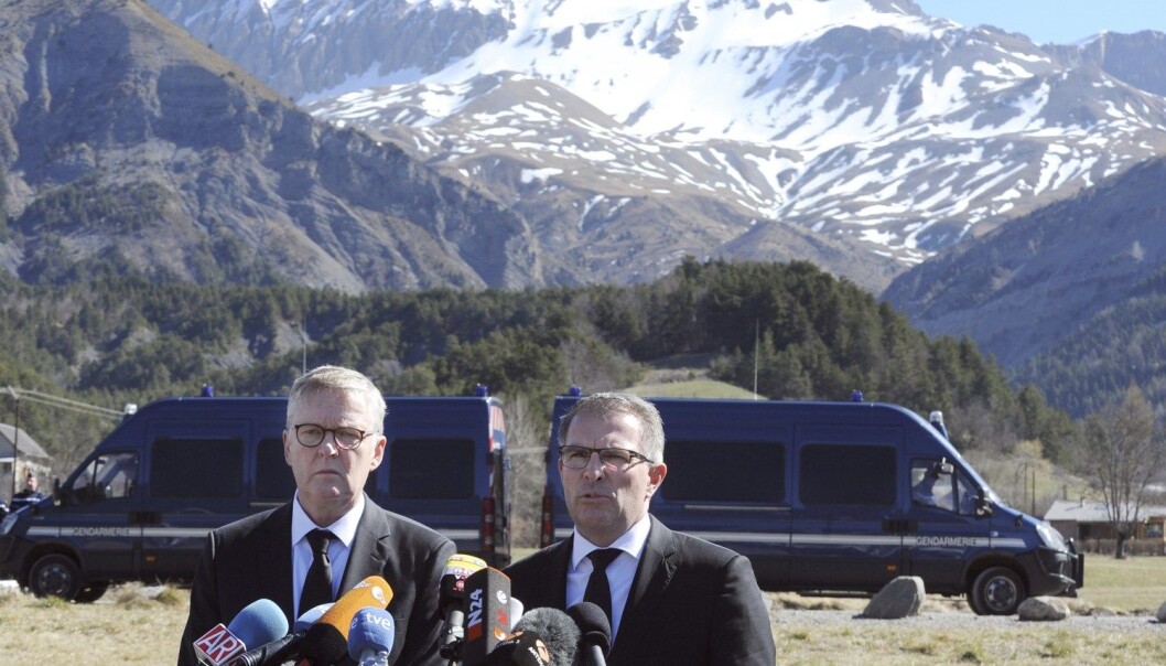 24.mars styrtet et passasjerfly over de franske Alpene. Dagen etter ble undersøkelsen som måler kvinneandelen i mediene på verdensbasis, tatt opp. Denne ulykken kan forklare den store overrepresentasjonen av menn i europeiske medier nettopp denne dagen, ifølge forskerne. Her ved Lufthansa-direktør Carsten Spohr (t.h.) og Germanwings direktør Thomas Winkelmann. (Foto: Jean-Pierre Clatot, AFP/NTB scanpix) 24.mars styrtet et passasjerfly over de franske Alpene. Dagen etter ble undersøkelsen som måler kvinneandelen i mediene på verdensbasis, tatt opp. Denne ulykken kan forklare den store overrepresentasjonen av menn i europeiske medier nettopp denne dagen, ifølge forskerne. Her ved Lufthansa-direktør Carsten Spohr (t.h.) og Germanwings direktør Thomas Winkelmann. (Foto: Jean-Pierre Clatot, AFP/NTB scanpix)