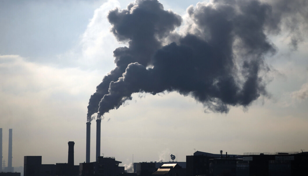 Vanndamp – en av gassene som påvirker jordas drivhuseffekt – stiger opp fra et forbrenningsanlegg utenfor Paris. FNs klimatoppmøte begynner i den franske hovedstaden 30. november. (Foto: Charles Platiau, Reuters) Vanndamp – en av gassene som påvirker jordas drivhuseffekt – stiger opp fra et forbrenningsanlegg utenfor Paris. FNs klimatoppmøte begynner i den franske hovedstaden 30. november. (Foto: Charles Platiau, Reuters)