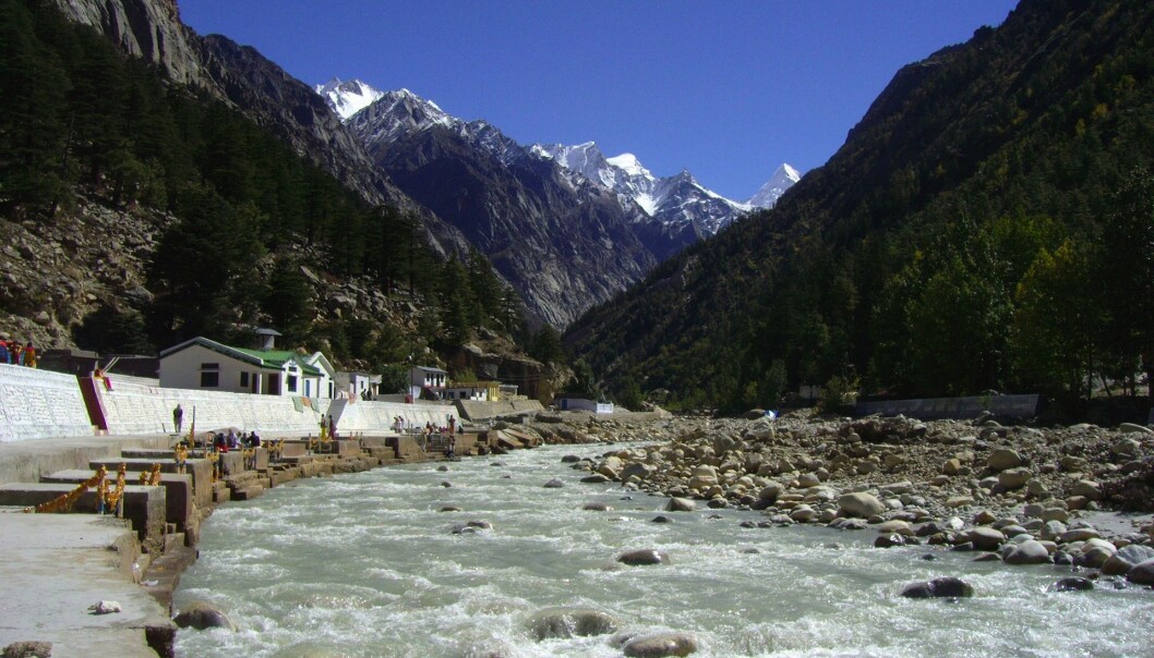 Bhagirathi-elven er den største tilløpselven til Ganges. Den dannes av smeltevann fra Gangrotibreen i Himalaya. (Foto: Wikimedia Commons) Bhagirathi-elven er den største tilløpselven til Ganges. Den dannes av smeltevann fra Gangrotibreen i Himalaya. (Foto: Wikimedia Commons)