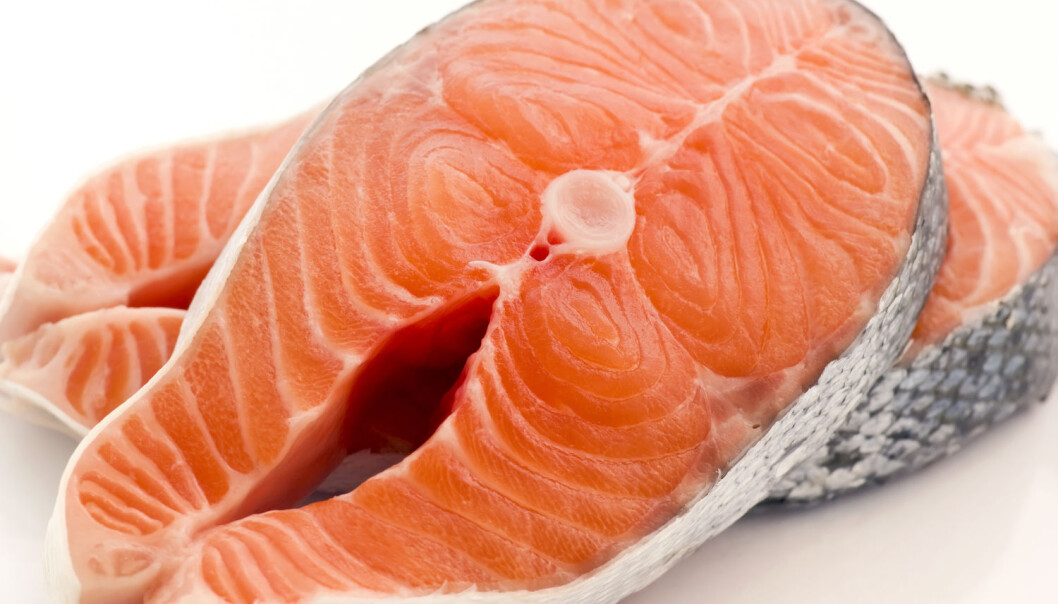 Nå har forskere i Trondheim funnet ut mer om hvorfor omega 3 er sunt. Tross redusert innhold av omega-3 i oppdrettslaks, er det nok igjen til at den er sunn å spise. (Foto: Microstock) Nå har forskere i Trondheim funnet ut mer om hvorfor omega 3 er sunt. Tross redusert innhold av omega-3 i oppdrettslaks, er det nok igjen til at den er sunn å spise. (Foto: Microstock)