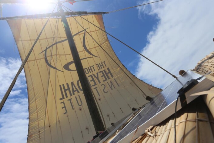 Solen skinner på 90 grader vest. (Foto: Håkon Wium Lie, Kon-Tiki 2) Solen skinner på 90 grader vest. (Foto: Håkon Wium Lie, Kon-Tiki 2)