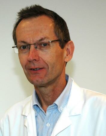 Jøran Hjelmesæth lurer på om det kan være så enkelt som at familier der foreldrene er overvektige, er preget av et litt dårligere søvnmiljø. (Foto: Sykehuset i Vestfold) Jøran Hjelmesæth lurer på om det kan være så enkelt som at familier der foreldrene er overvektige, er preget av et litt dårligere søvnmiljø. (Foto: Sykehuset i Vestfold)