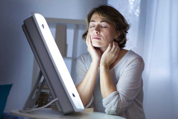 Lysterapi er like effektivt som antidepressive medisiner mot vinterdepresjon. (Foto: Image Point Fr, Shutterstock, NTB scanpix) Lysterapi er like effektivt som antidepressive medisiner mot vinterdepresjon. (Foto: Image Point Fr, Shutterstock, NTB scanpix)