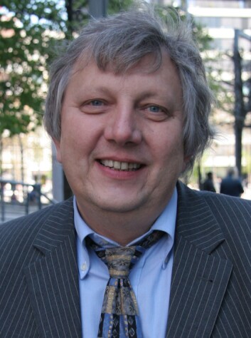 Matthias Kaiser er instituttleder for Senter for vitenskapsteori ved Universitetet i Bergen. Han mener språklig tåkelegging og sjargong ikke er forbeholdt uredelig forskning. Ofte er det «bare» et tegn på dårlig kvalitet. (Foto: Universitetet i Bergen) Matthias Kaiser er instituttleder for Senter for vitenskapsteori ved Universitetet i Bergen. Han mener språklig tåkelegging og sjargong ikke er forbeholdt uredelig forskning. Ofte er det «bare» et tegn på dårlig kvalitet. (Foto: Universitetet i Bergen)