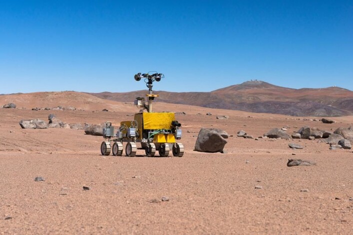 En europeisk Mars-rover av liknende type som Exomars´ rover testes ved observatoriet i Paranal i ørkenen i Chile. (Foto: G. Hudepohl, ESO) En europeisk Mars-rover av liknende type som Exomars´ rover testes ved observatoriet i Paranal i ørkenen i Chile. (Foto: G. Hudepohl, ESO)