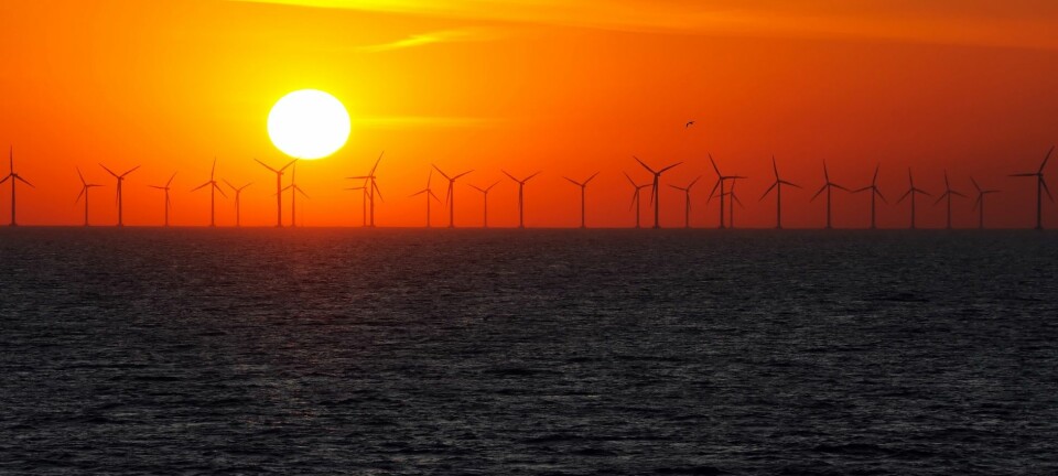 De fleste vindturbiner til havs blir i dag fundamentert på store stålrør som er hamret 25–35 meter ned i havbunnen. Da er det avgjørende å vite hvordan havbunnen er. (Illustrasjonsfoto: Microstock)