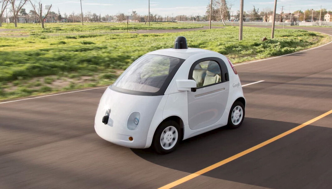 Google er antagelig lengst fremme i utviklingen av en helt førerløs bil. Google-bilen blir nå testkjørt på veier i USA. Det sitter fortsatt et menneske i bilen som kan gripe inn hvis noe holder på å gå galt. (Illustrasjon: Handout, Reuters) Google er antagelig lengst fremme i utviklingen av en helt førerløs bil. Google-bilen blir nå testkjørt på veier i USA. Det sitter fortsatt et menneske i bilen som kan gripe inn hvis noe holder på å gå galt. (Illustrasjon: Handout, Reuters)