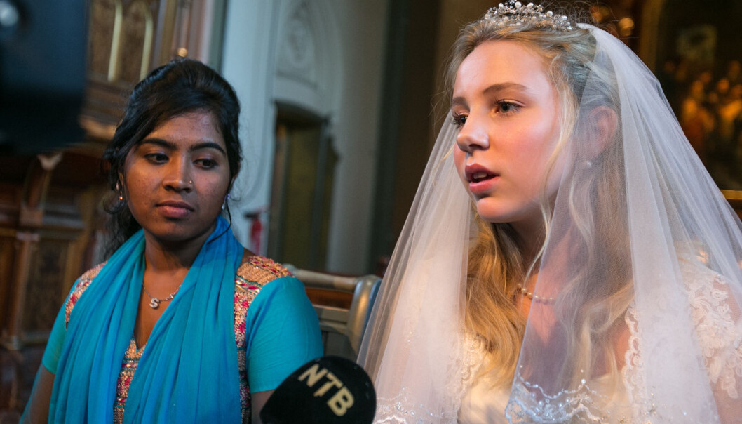 I 2014 arrangerte Plan Norge «Norges første offisielle barnebryllup» i Kulturkirken Jakob i Oslo. T. V: Shahida Akhter Shorna fra Bangladesh og bruden Thea på 12. Organisasjonen ønsket å rette søkelyset mot barnebryllup i verden. (Foto: Audun Braastad, NTB scanpix) I 2014 arrangerte Plan Norge «Norges første offisielle barnebryllup» i Kulturkirken Jakob i Oslo. T. V: Shahida Akhter Shorna fra Bangladesh og bruden Thea på 12. Organisasjonen ønsket å rette søkelyset mot barnebryllup i verden. (Foto: Audun Braastad, NTB scanpix)