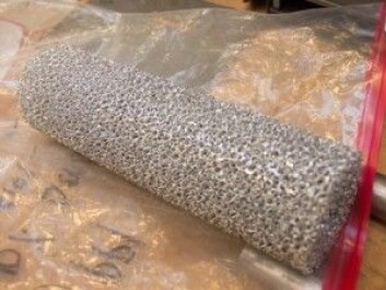 The “steel sponge” in the Lynx separator is made up of a complex network of metal, not unlike a stiff metal scrubber that you might use for cleaning pots and pans. (Photo: NTNU) The “steel sponge” in the Lynx separator is made up of a complex network of metal, not unlike a stiff metal scrubber that you might use for cleaning pots and pans. (Photo: NTNU)