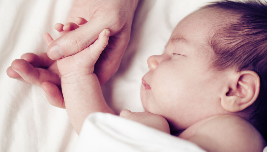 Vi mister mange evner med alderen – blant annet spedbarnets uovertrufne evne til å oppfatte berøring. (Illustrasjonsfoto: Microstock) Vi mister mange evner med alderen – blant annet spedbarnets uovertrufne evne til å oppfatte berøring. (Illustrasjonsfoto: Microstock)