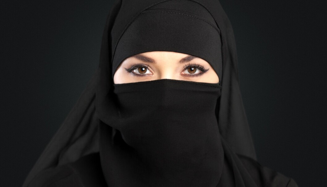 Ansiktsdekkende plagg er forbudt i Frankrike. Flere franske muslimske kvinner mente dette forbudet brøt med menneskerettighetene deres. (Foto: Microstock, NTB scanpix) Ansiktsdekkende plagg er forbudt i Frankrike. Flere franske muslimske kvinner mente dette forbudet brøt med menneskerettighetene deres. (Foto: Microstock, NTB scanpix)