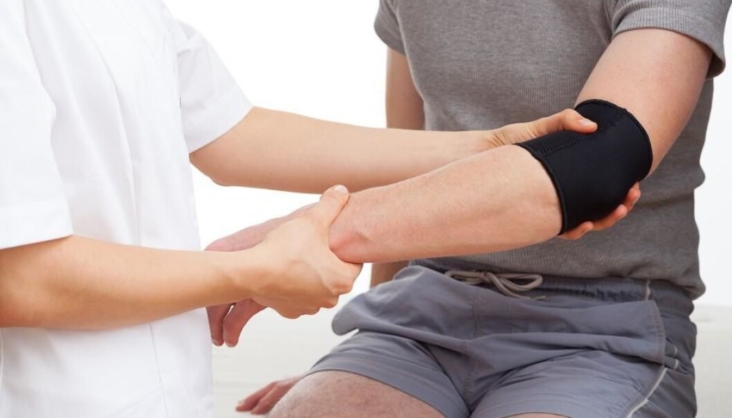 Tennis elbow (“lateral epicondylitis”) results in pain and tenderness in a tendon on the outer side of the elbow. (Illustration photo: Microstock) Tennis elbow (“lateral epicondylitis”) results in pain and tenderness in a tendon on the outer side of the elbow. (Illustration photo: Microstock)