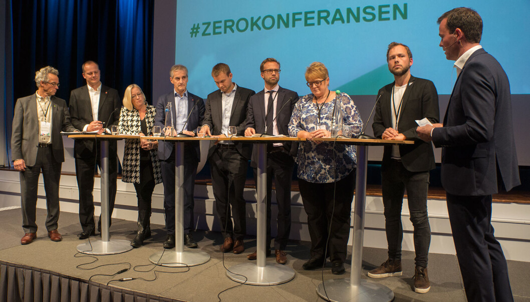 Allmenn enighet om ny grønn kurs på partilederdebatten som avsluttet Zerokonferansen 2015. Fra venstre: Rasmus Hansson, MDG, Ketil Solvik-Olsen, Frp, Marit Arnstad, Sp, Jonas Gahr Støre, Ap, Kjell Ingolf Ropstad, Krf, Nikolai Astrup, H, Trine Skei Grande, V, Audun Lysbakken, SV og møteleder, Zeros daglige leder Marius Holm. (Foto: Arnfinn Christensen, forskning.no) Allmenn enighet om ny grønn kurs på partilederdebatten som avsluttet Zerokonferansen 2015. Fra venstre: Rasmus Hansson, MDG, Ketil Solvik-Olsen, Frp, Marit Arnstad, Sp, Jonas Gahr Støre, Ap, Kjell Ingolf Ropstad, Krf, Nikolai Astrup, H, Trine Skei Grande, V, Audun Lysbakken, SV og møteleder, Zeros daglige leder Marius Holm. (Foto: Arnfinn Christensen, forskning.no)