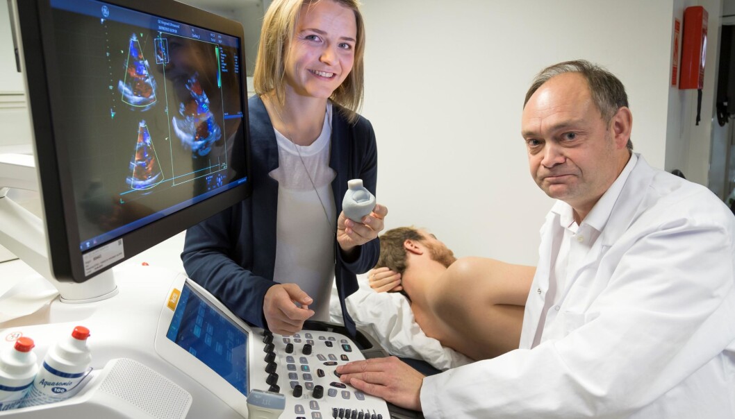 Research scientist Sigrid Kaarstad Dahl and Chief Surgeon and cardiologist Stig Urheim predict the effects of heart surgery. (Photo: Thor Nielsen) Research scientist Sigrid Kaarstad Dahl and Chief Surgeon and cardiologist Stig Urheim predict the effects of heart surgery. (Photo: Thor Nielsen)