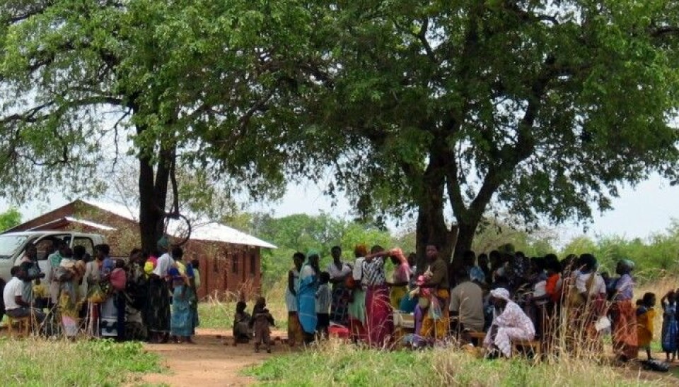 More decentralisation of health services in poor countries would strengthen the war on tuberculosis, say Norwegian researchers. This image is from Malawi. (Photo: Stine Hellum Braathen, SINTEF)