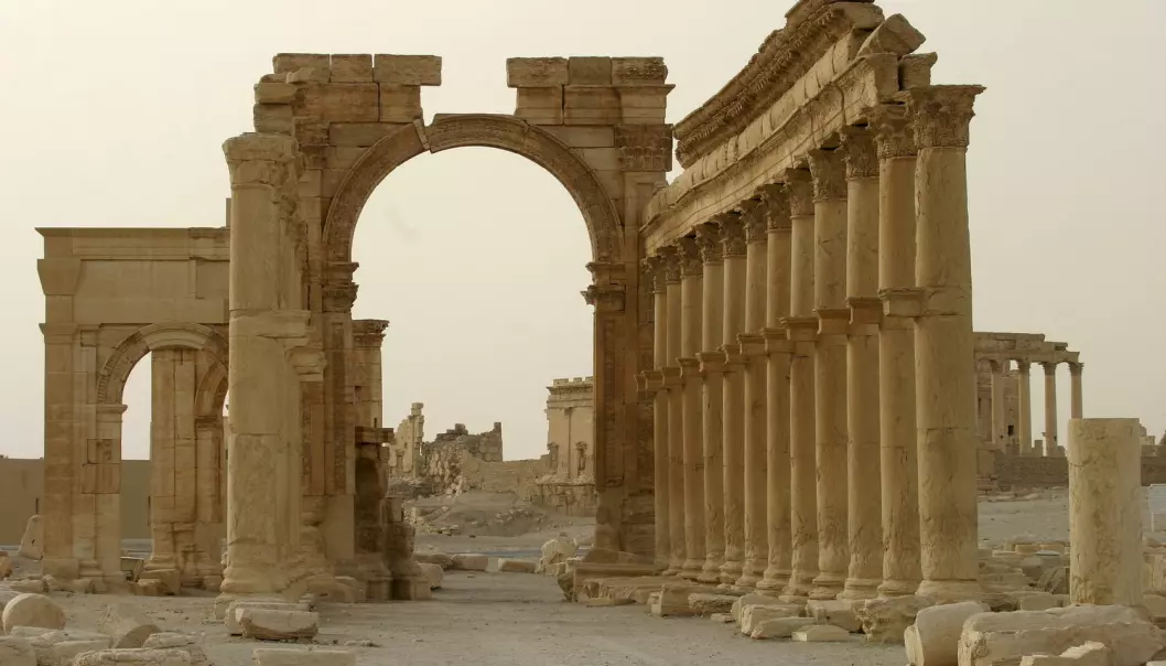 Denne buen i Palmyra skal nylig ha blitt ødelagt av IS i oldtidsbyen Palmyra. Bildet er fra 2009. (Foto: Gustau Nacarino/Reuters)