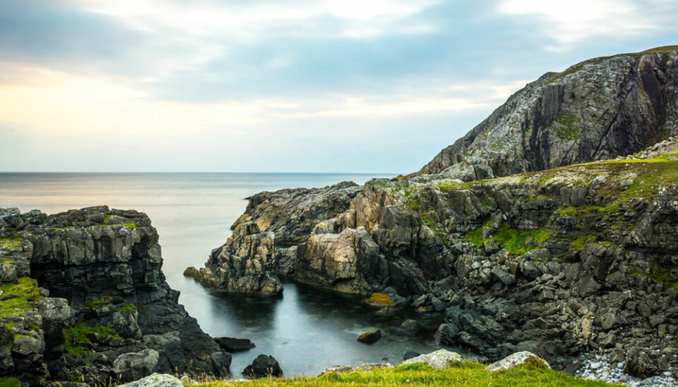 Botanikeren John Heslop-Harrison var lenge den eneste botanikeren som fikk tilgang til den privateide øya Rum på Skottlands vestkyst. Her iscenesatte han en planteoppdagelse som kunne påvirke oppfatningen om den siste istiden.  (Foto: John O’Brien / https://creativecommons.org/licenses/by-nc/2.0/legalcode)