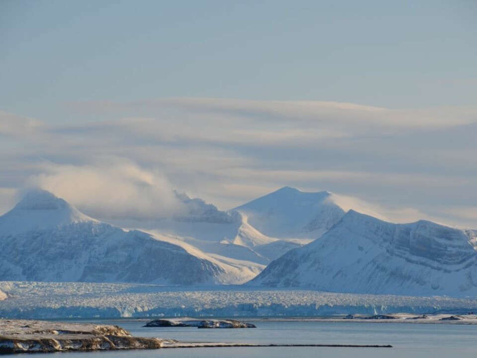 The transport of environmental contaminants to the Arctic via water and air is a threat to nature. The field work involved in the research was carried out in and around the Kongsfjorden system on Svalbard. (Photo: Helge M. Markusson, Fram Centre)