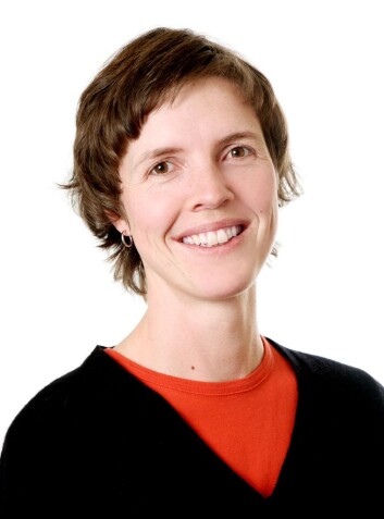 Førsteamanuensis Kjersti Lundetræ ved Lesesenteret, Universitetet i Stavanger, mener funnene bør gi konsekvenser for den første lese- og skriveopplæringen i skolen. (Foto: Elisabeth Tønnesen) Førsteamanuensis Kjersti Lundetræ ved Lesesenteret, Universitetet i Stavanger, mener funnene bør gi konsekvenser for den første lese- og skriveopplæringen i skolen. (Foto: Elisabeth Tønnesen)