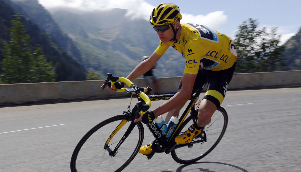 Team Sky rider Chris Froome of Britain wears the race leader's yellow jersey as he speeds downhill during the 110.5-km (68.6 miles) 20th stage of the 102nd Tour de France cycling race from Modane to Alpe d'Huez in the French Alps mountains, France, in this picture taken July 25, 2015. (Photo: Stefano Rellandini, Reuters, NTB scanpix) Team Sky rider Chris Froome of Britain wears the race leader's yellow jersey as he speeds downhill during the 110.5-km (68.6 miles) 20th stage of the 102nd Tour de France cycling race from Modane to Alpe d'Huez in the French Alps mountains, France, in this picture taken July 25, 2015. (Photo: Stefano Rellandini, Reuters, NTB scanpix)