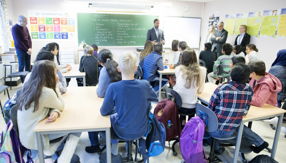 Høy innvandrerandel i klassen er ikke i seg selv en risiko for skoleresultatene. Bildet er tatt i forbindelse med lanseringen av undervisningsopplegget Bærekraft på Gamlebyen skole i Oslo denne uken der kronprins Haakon var til stede.  (Foto: Håkon Mosvold Larsen, NTB scanpix)