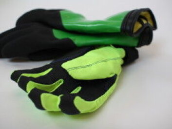 Several different types of gloves have been developed as part of this project. These have been specially designed to conform to the natural curvature of the fingers and are fitted with an inner woollen lining to keep the hands warm. The gloves in the background are specially developed for work in wet and cold conditions. (Photo: SINTEF) Several different types of gloves have been developed as part of this project. These have been specially designed to conform to the natural curvature of the fingers and are fitted with an inner woollen lining to keep the hands warm. The gloves in the background are specially developed for work in wet and cold conditions. (Photo: SINTEF)