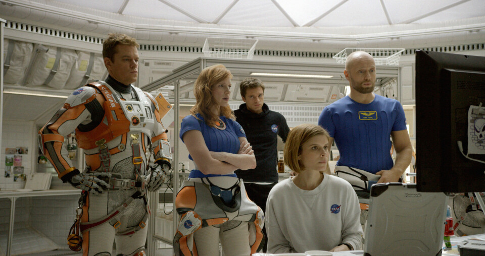 Dette er stjerneteamet i The Martian: Matt Damon, Jessica Chastain, Sebastian Stan, Kate Mara og Aksel Hennie. (Foto: 20th Century Fox)