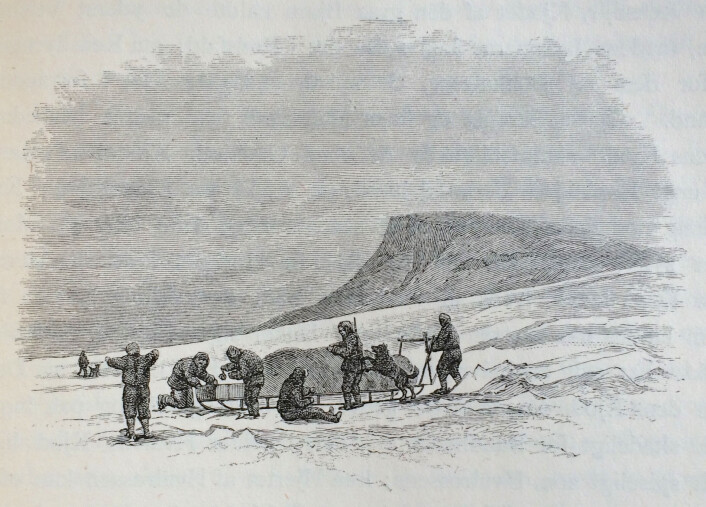 "Fordeling af Bjørnekjød før Maaltidet". Under den andre sledereisen på Frans Josefs land. Payer 1877, s. 285. (Foto: (Tegning: Julius Payer)) "Fordeling af Bjørnekjød før Maaltidet". Under den andre sledereisen på Frans Josefs land. Payer 1877, s. 285. (Foto: (Tegning: Julius Payer))