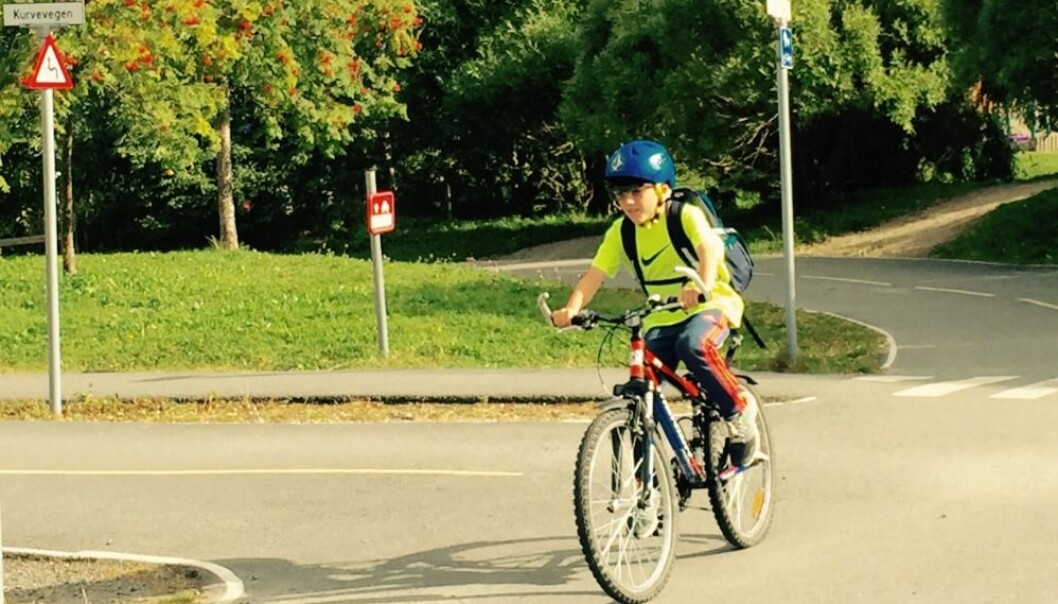 A boy taking a cycling test wearing glasses with installed sensors costing NOK 250,000 a pair. The results from this trial will help Norwegian children to get even better cycling instruction. (Photo: SINTEF) A boy taking a cycling test wearing glasses with installed sensors costing NOK 250,000 a pair. The results from this trial will help Norwegian children to get even better cycling instruction. (Photo: SINTEF)