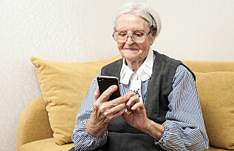 Smartphones can alert caregivers when seniors fall