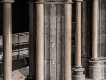 Dismantling marks on an intermediate pier of the Octagon that show the stones were reinstalled in the wrong order, with the top and third stone from the top in the incorrect places. (Photo: NDR) Dismantling marks on an intermediate pier of the Octagon that show the stones were reinstalled in the wrong order, with the top and third stone from the top in the incorrect places. (Photo: NDR)