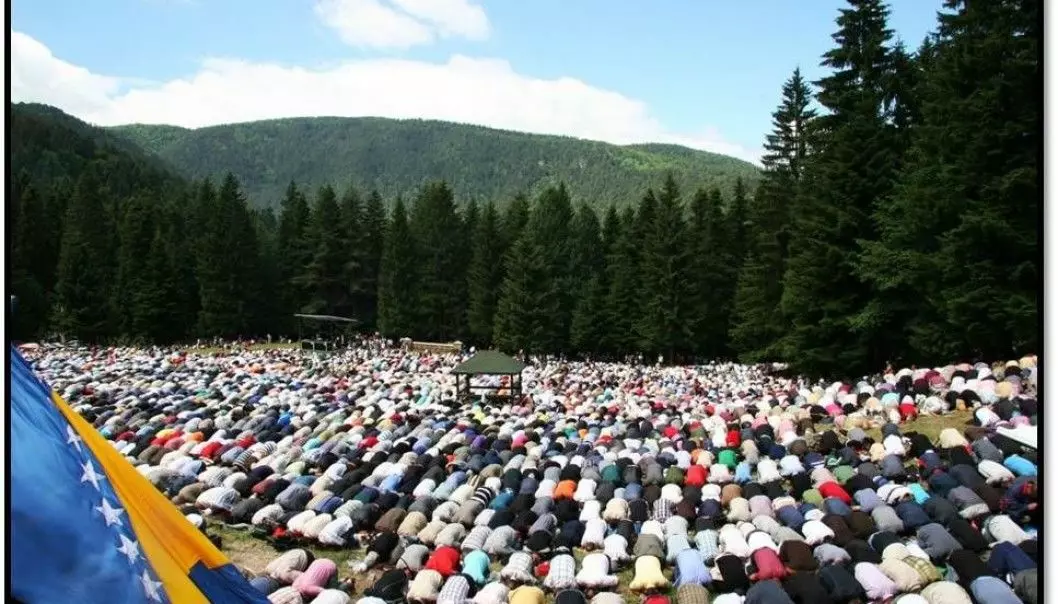 The Ajvatovica pilgrimage site in Bosnia was closed in 1947 under the Yugoslavian communist regime. In 1990, the traditions associated with the site were revived and the site is now home to the largest Muslim religious and cultural festival in Europe. The photo shows pilgrims at the site in prayer. (Photo: Sara Kuehn)