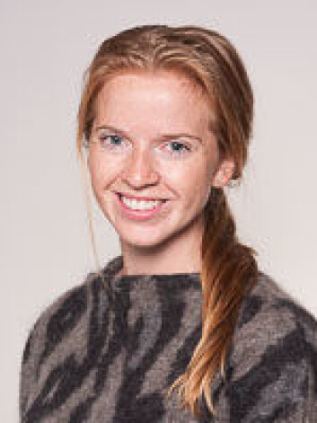 Doktorgradsstipendiat, Jenny Bogstad Søvik, ved Det odontologiske fakultet, UiO, har funnet en indikasjon på sammenheng mellom genvariasjoner og syreskader. Onsdag 30.9 disputerer hun med sitt doktorgradsprosjekt, der hun også har funnet ut at sportsdrikker kan bidra til syreskader i tennene. (Foto: Fredrik Haugen Pedersen, OD, UiO) Doktorgradsstipendiat, Jenny Bogstad Søvik, ved Det odontologiske fakultet, UiO, har funnet en indikasjon på sammenheng mellom genvariasjoner og syreskader. Onsdag 30.9 disputerer hun med sitt doktorgradsprosjekt, der hun også har funnet ut at sportsdrikker kan bidra til syreskader i tennene. (Foto: Fredrik Haugen Pedersen, OD, UiO)