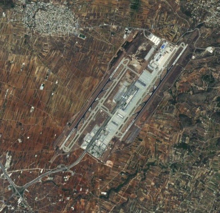 Flyplassen utenfor Athen, sett fra den europeiske satellitten Sentinel-2A. (Bilde: Copernicus Sentinel data 2015 / ESA). Flyplassen utenfor Athen, sett fra den europeiske satellitten Sentinel-2A. (Bilde: Copernicus Sentinel data 2015 / ESA).