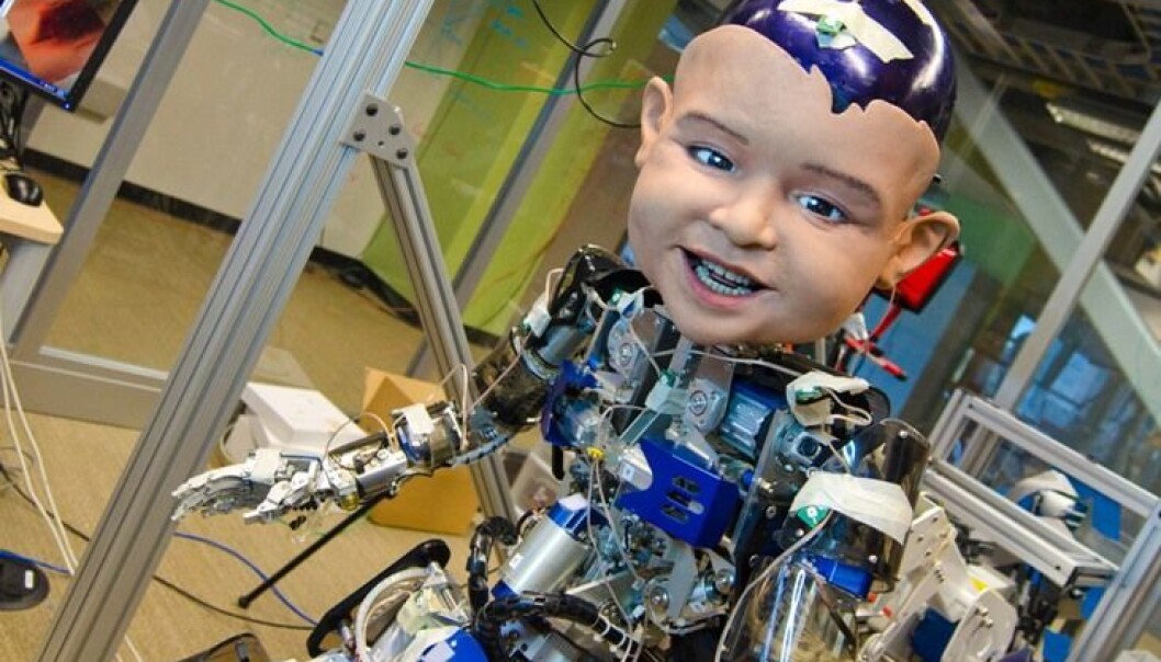 Roboten Diego San ble programmert til å smile på samme måte som spedbarn. Slik kunne forskere kartlegge hvordan voksne reagerte på smilene. (Foto: David Hanson/Machine Perception Laboratory) Roboten Diego San ble programmert til å smile på samme måte som spedbarn. Slik kunne forskere kartlegge hvordan voksne reagerte på smilene. (Foto: David Hanson/Machine Perception Laboratory)