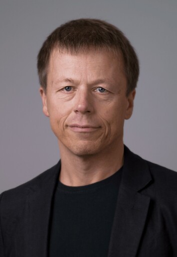 Lars Mehlum mener at både kunnskapsbasert psykoterapi og medikamentell behandling av depresjon hos unge mennesker er gode behandlingsalternativer. (Foto: UiO) Lars Mehlum mener at både kunnskapsbasert psykoterapi og medikamentell behandling av depresjon hos unge mennesker er gode behandlingsalternativer. (Foto: UiO)