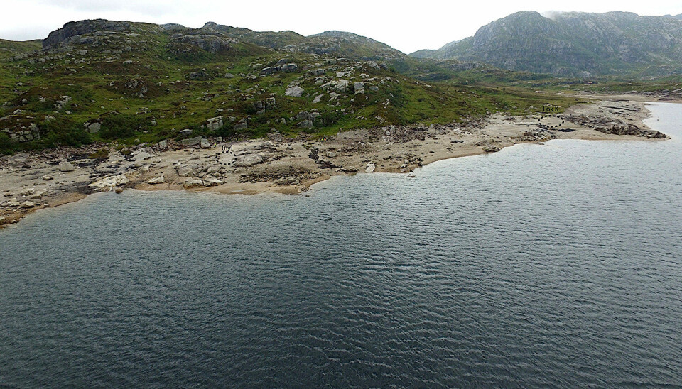 The parts of the shore where the settlements are located. The newly discovered stone-age settlement at the left side and the previously identified settlement at the right side. (All photos: Museum of Archaeology, University of Stavanger)