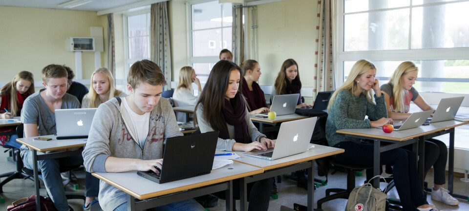 De tre skandinaviske landene har høyest antall datamaskiner per elev i verden. Men betyr det at elevene lærer mer og bedre? (Foto: Berit Roald, NTB Scanpix)