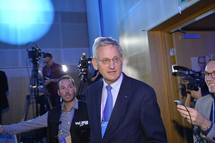 Den tidligere svenske statsministeren Carl Bildt uttaler seg sjelden til pressen, men er aktiv på Twitter. ( Foto: Henrik Montgomery, TT/NTB scanpix) Den tidligere svenske statsministeren Carl Bildt uttaler seg sjelden til pressen, men er aktiv på Twitter. ( Foto: Henrik Montgomery, TT/NTB scanpix)