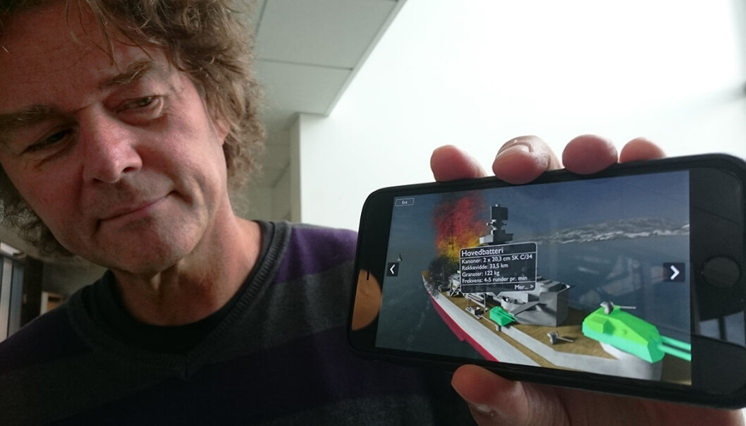 Den tyske krysseren Blücher står fram som 3D-modell i mobilappen som er utviklet av Gunnar Liestøl og kollegene hans på SitsimLab ved Institutt for medier og kommunikasjon, Universitetet i Oslo. Appen er et eksempel på hvordan teorier fra humaniora, nærmere bestemt retorikken, kan brukes til å utforme det som kalles augmented reality, der virkelighet er kombinert med datagrafikk. (Foto: Arnfinn Christensen, forskning.no) Den tyske krysseren Blücher står fram som 3D-modell i mobilappen som er utviklet av Gunnar Liestøl og kollegene hans på SitsimLab ved Institutt for medier og kommunikasjon, Universitetet i Oslo. Appen er et eksempel på hvordan teorier fra humaniora, nærmere bestemt retorikken, kan brukes til å utforme det som kalles augmented reality, der virkelighet er kombinert med datagrafikk. (Foto: Arnfinn Christensen, forskning.no)
