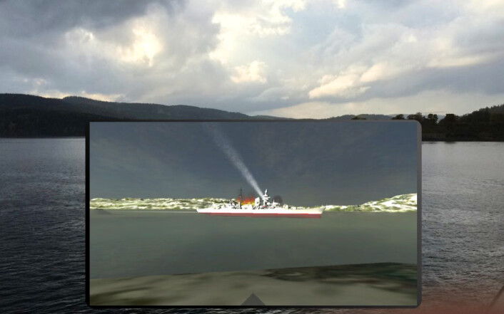 Når brukeren holder mobiltelefonen foran Drøbaksundet, vises samme scene på skjermen med krysseren Blücher ute på fjorden. Når skjermen vris, endres perspektivet tilsvarende. Dette kalles augmented reality (AR). (Foto: Gunnar Liestøl) Når brukeren holder mobiltelefonen foran Drøbaksundet, vises samme scene på skjermen med krysseren Blücher ute på fjorden. Når skjermen vris, endres perspektivet tilsvarende. Dette kalles augmented reality (AR). (Foto: Gunnar Liestøl)